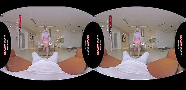  RealityLovers VR - British Cousin is a Cocklover